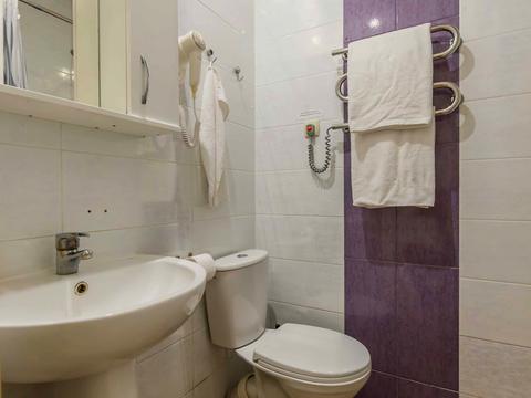 комерційна за адресою Саксаганського вул., 147/5