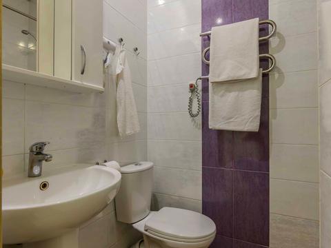 комерційна за адресою Саксаганського вул., 147/5