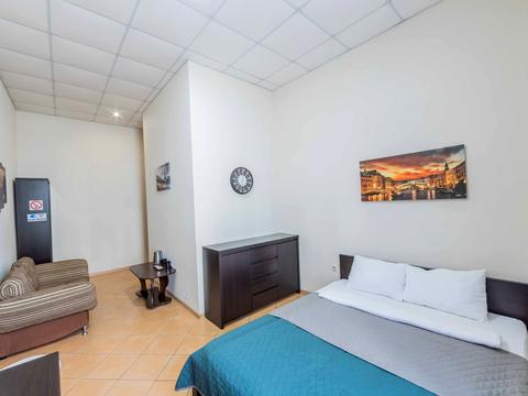 комерційна за адресою Саксаганського вул., 147/5