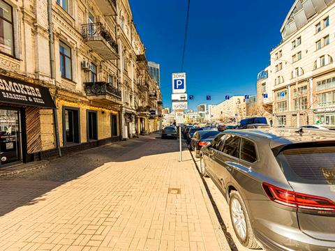 комерційна за адресою Саксаганського вул., 147/5