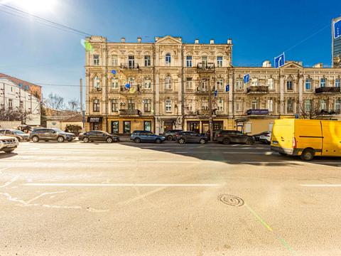 комерційна за адресою Саксаганського вул., 147/5