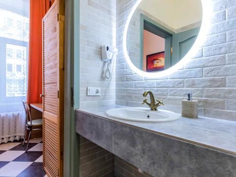 комерційна за адресою Саксаганського вул., 147/5