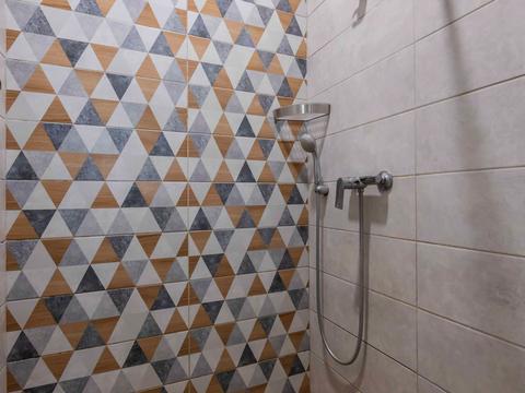 комерційна за адресою Саксаганського вул., 147/5