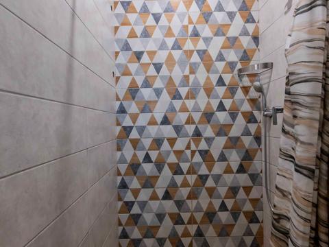 комерційна за адресою Саксаганського вул., 147/5