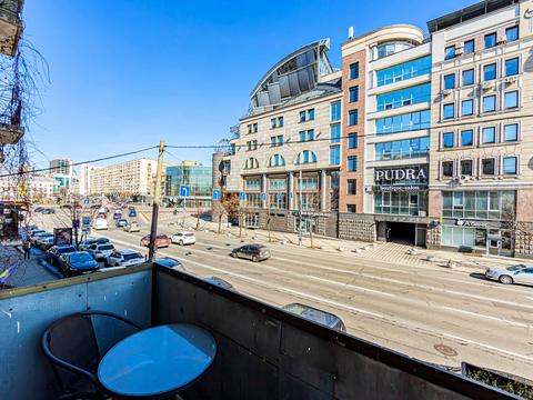 комерційна за адресою Саксаганського вул., 147/5