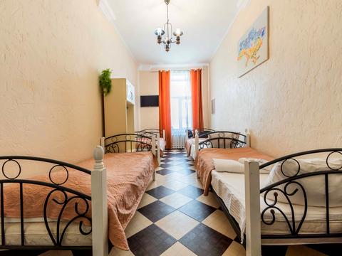 комерційна за адресою Саксаганського вул., 147/5