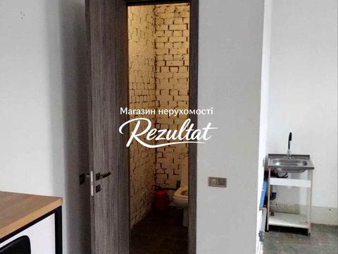 комерційна за адресою Воздвиженська вул., 20б