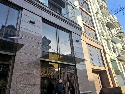 комерційна за адресою Саксаганського вул., 80