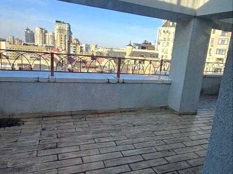 комерційна за адресою Саксаганського вул., 80