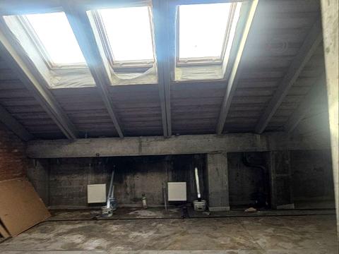 комерційна за адресою Саксаганського вул., 80