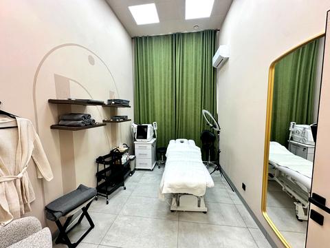 коммерческая по адресу Черновола просп. (700-летия Львова), 16з