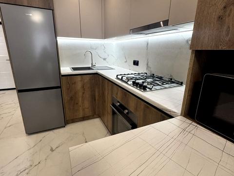 квартира за адресою Білогірська вул., 12