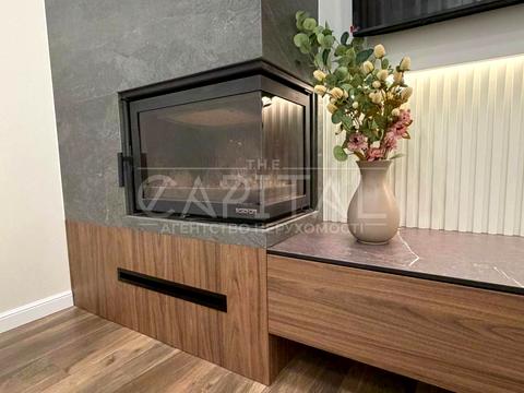 дом по адресу с. Петропавловская Борщаговка, Каштановая ул.