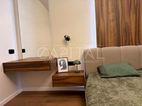 дом по адресу с. Петропавловская Борщаговка, Каштановая ул.