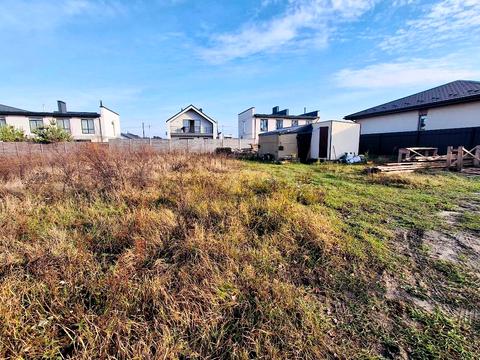 участок по адресу Евгения Плужника ул.