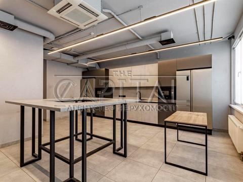 коммерческая по адресу Златоустовская ул., 3