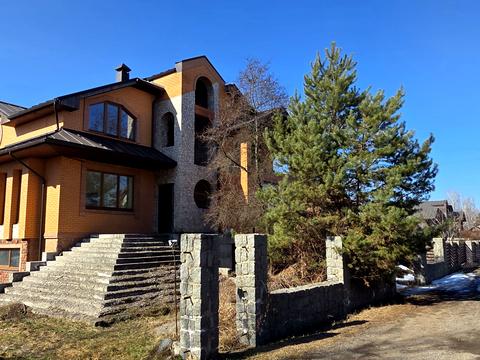 будинок за адресою Центральна вул.