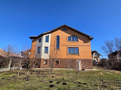 будинок за адресою Центральна вул.