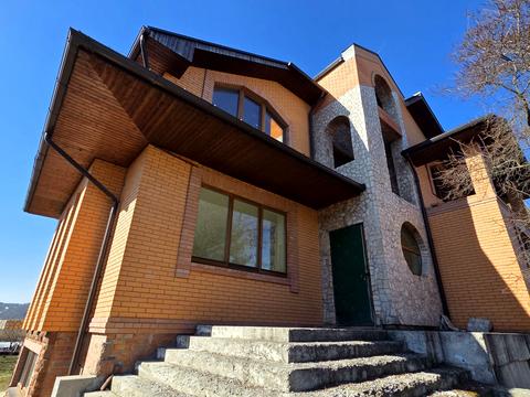 будинок за адресою Центральна вул.