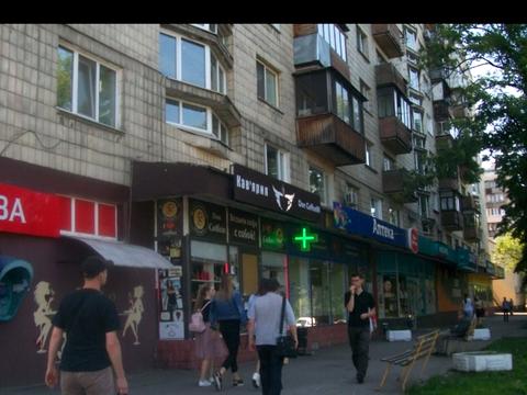 комерційна за адресою Кирилівська вул. (Фрунзе), 111