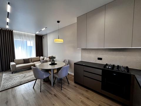 будинок за адресою Леоніда Каденюка вул., 81