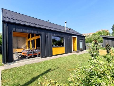 будинок за адресою Володимира Івасюка вул.