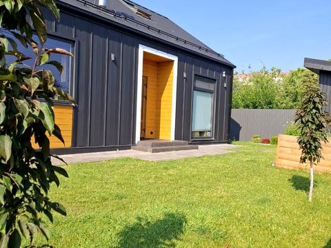 будинок за адресою Володимира Івасюка вул.