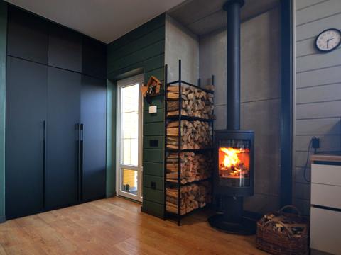 будинок за адресою Володимира Івасюка вул.