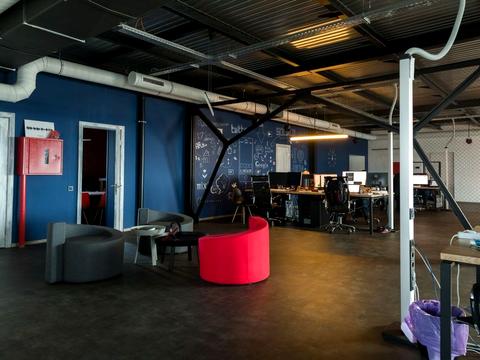 коммерческая по адресу Победы ул., 61