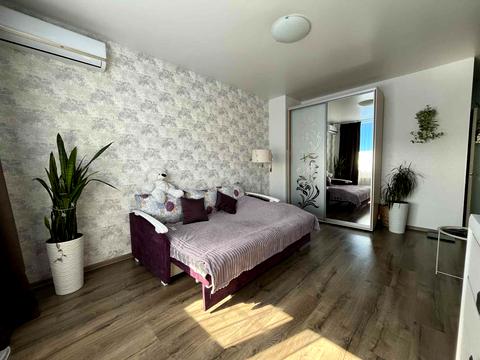 квартира за адресою Захисників України вул. (1-го Травня), 42