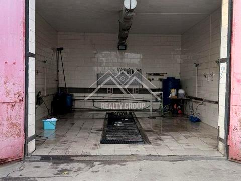 комерційна за адресою Металургів просп., 2