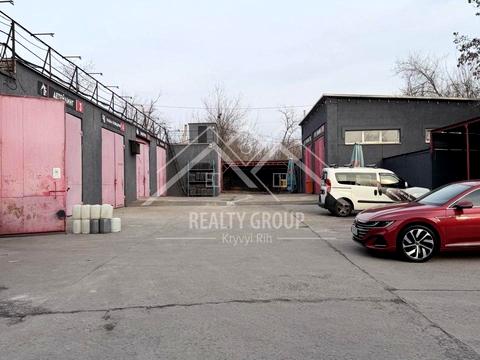 комерційна за адресою Металургів просп., 2