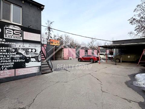 комерційна за адресою Металургів просп., 2