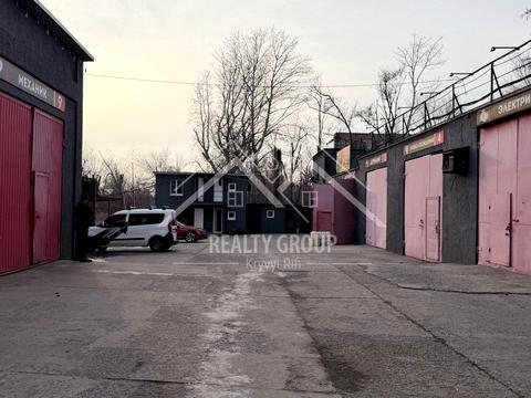 комерційна за адресою Металургів просп., 2