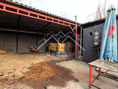 комерційна за адресою Металургів просп., 2