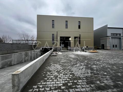 комерційна за адресою Велика Окружна вул., 1