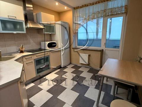 квартира за адресою Верховинна вул., 37