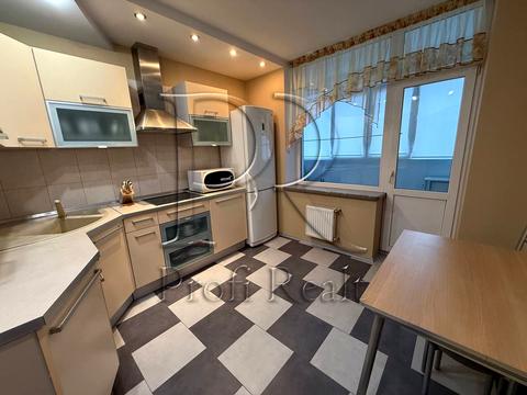 квартира за адресою Верховинна вул., 37