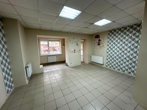 комерційна за адресою Василя Стуса вул., 37А