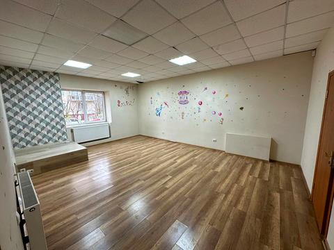 комерційна за адресою Василя Стуса вул., 37А