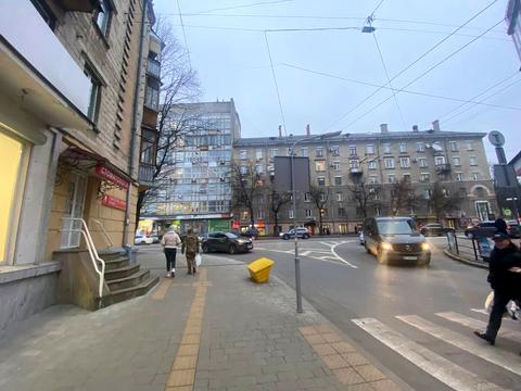 комерційна за адресою Князя Острозького вул., 2