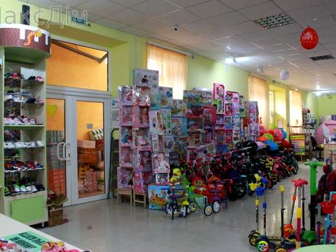 комерційна за адресою Ринок вул., 8