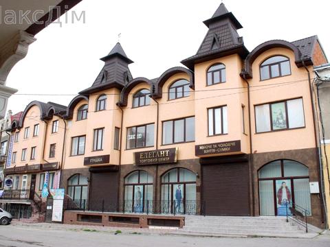 комерційна за адресою Ринок вул., 8