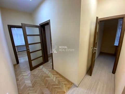 комерційна за адресою Кловський узвіз, 14/24