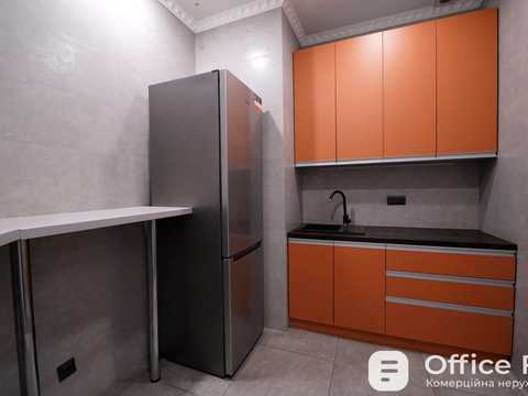 коммерческая по адресу Большая Васильковская ул. (Красноармейская), 72