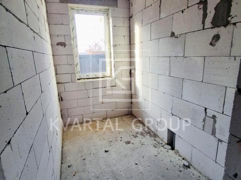 дом по адресу Евгения Плужника ул., 12