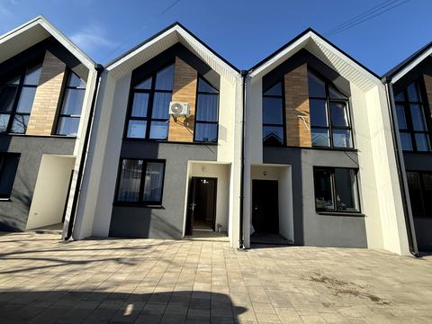 дом по адресу с. Святопетровское, Богдана Хмельницкого ул.