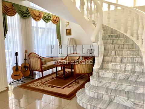 дом по адресу Вишнёвая ул.