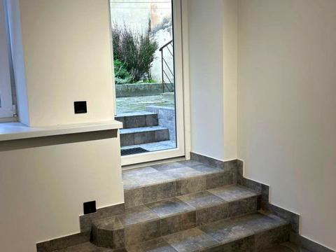 комерційна за адресою Мосяжна вул., 2