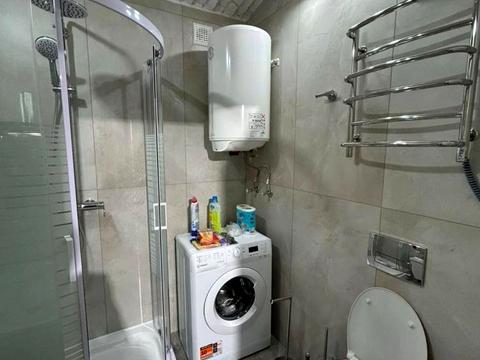 комерційна за адресою Мосяжна вул., 2